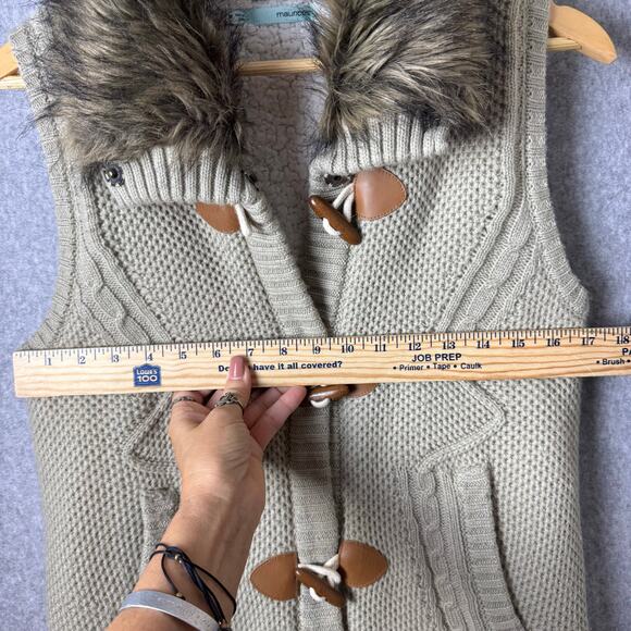 Maurices Sweater Vest Womens Size M Faux Fur Cableknit Toggle Sherpa Lined Tan - Picture 7 of 11